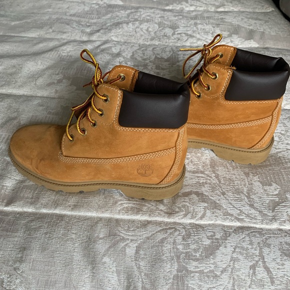 Timberland classic premium leather wheat boot - Picture 3 of 13